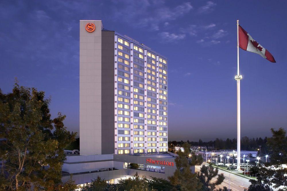 סארי Sheraton Vancouver Guildford Hotel מראה חיצוני תמונה