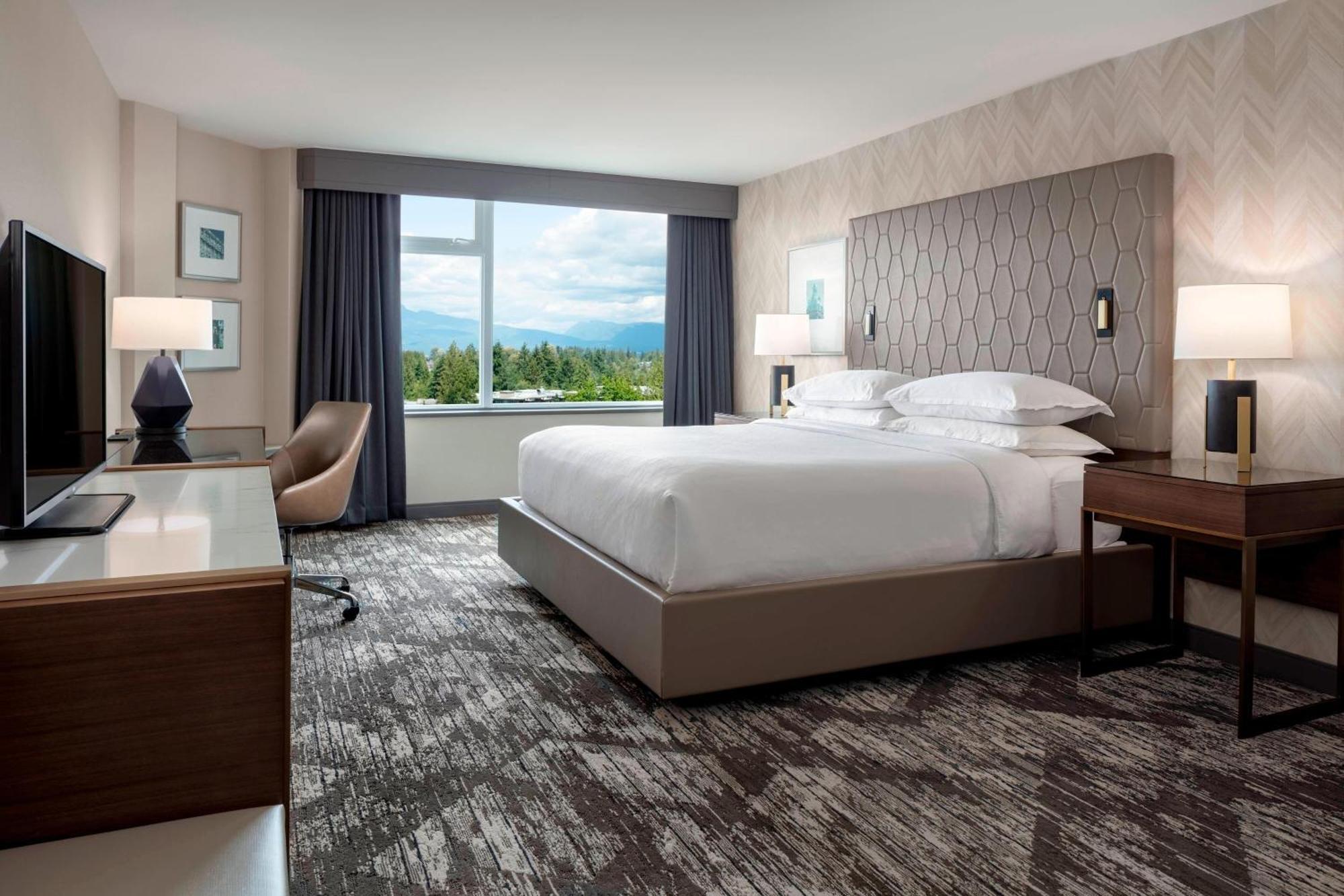 סארי Sheraton Vancouver Guildford Hotel מראה חיצוני תמונה