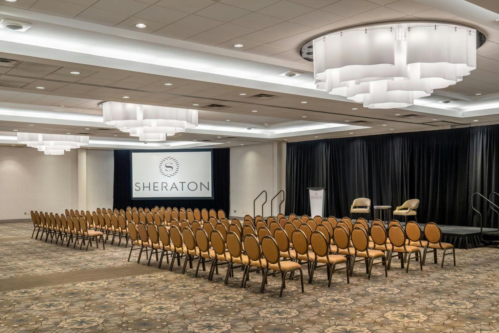 סארי Sheraton Vancouver Guildford Hotel מראה חיצוני תמונה