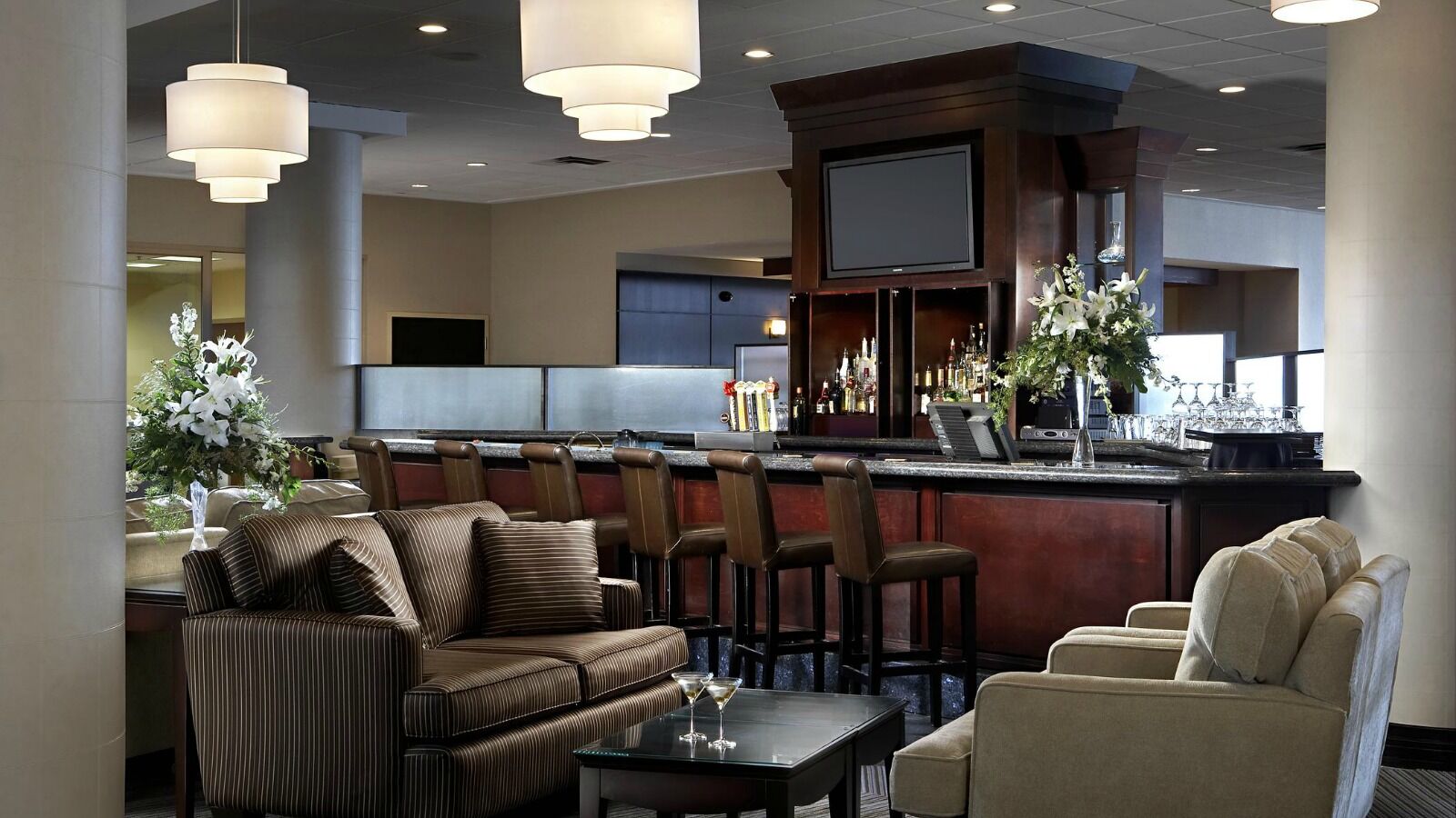 סארי Sheraton Vancouver Guildford Hotel מראה חיצוני תמונה